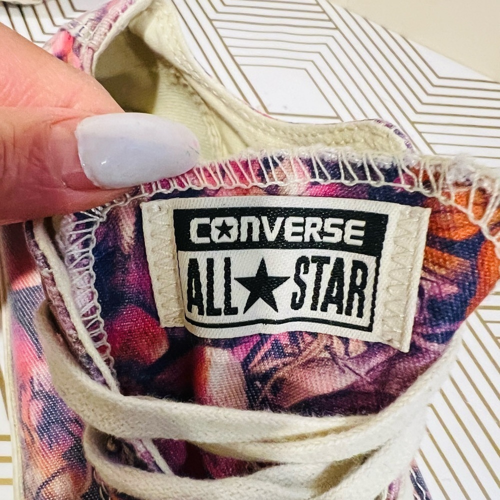 🔥Converse🔥 - Picture 4 of 5